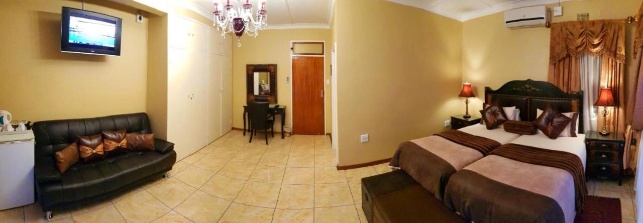 Kimberley Manor Guesthouse エクステリア 写真
